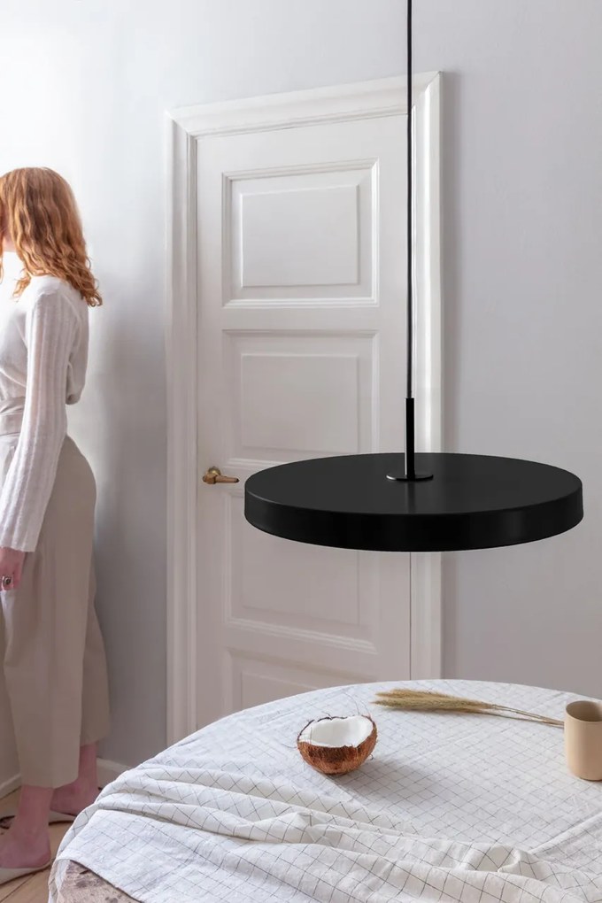 Lustra LED design scandinav Asteria medium - black/ auriu