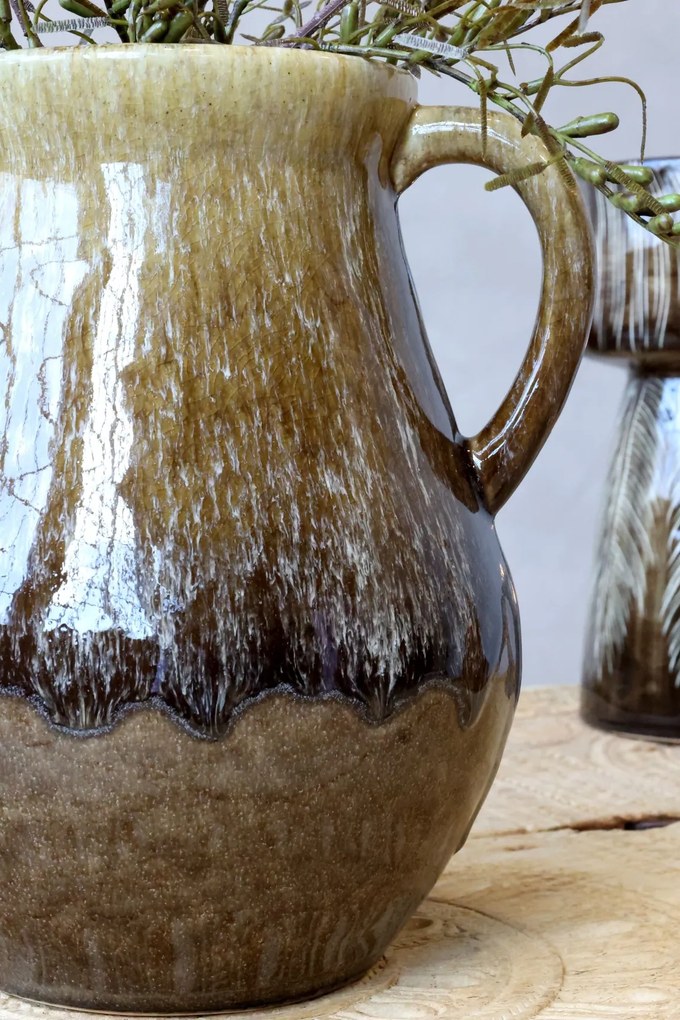Vază decorativă din ceramică artizanală glazurată verde olive, lucrată manual, cu mâner lateral, 30x23 cm, „Camille"