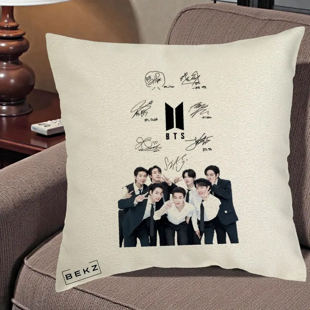 Perna Personalizata K-pop BTS Autografe Toti Membrii cu Fotografie, 40x40 cm, Ecru, Husa Detasabila, Perna Inclusa, BEKZ®