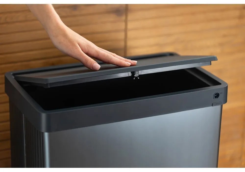 Coș de gunoi gri cu senzori de atingere din plastic reciclat 54 l Verto High – Curver