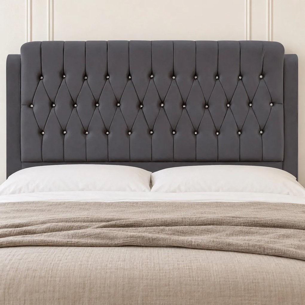 Pat tapițat Chesterfield din catifea Aveline Deluxe 140×200 cm, gri închis, cu ladă de depozitare
