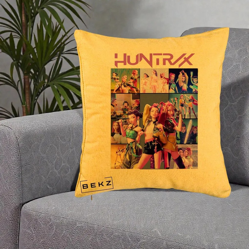 Perna Personalizata K-pop HUNTRX Colaj Animat Foto Grup, 40x40 cm, Galben, Husa Detasabila, Perna Inclusa, BEKZ®