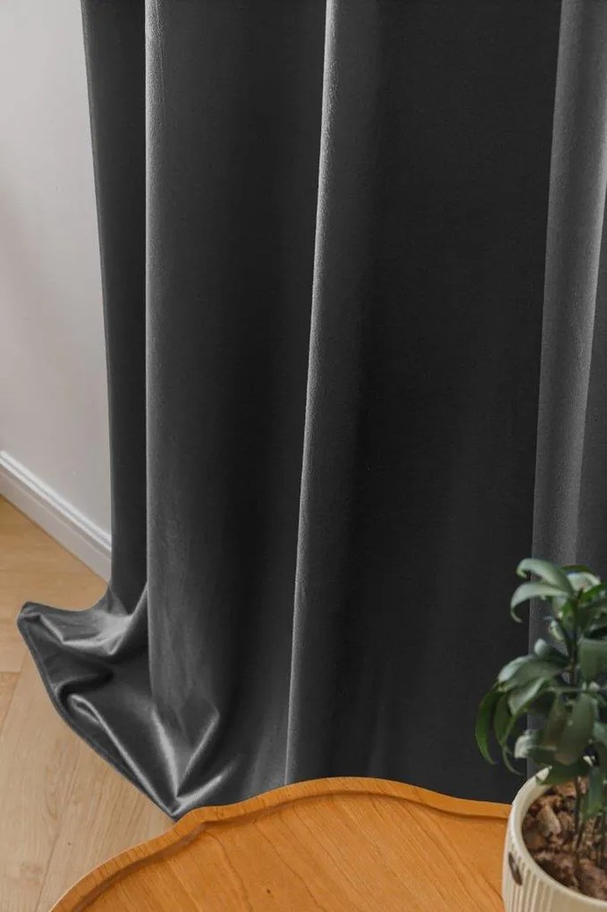 Draperie opaca VELVET, gri inchis, 140x250 cm Agatat: Inele metalice