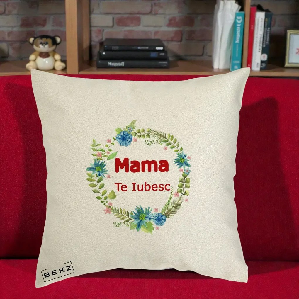 Cadou pentru Mama - Perna Personalizata Mama Te Iubesc Flori Albastre, 40x40 cm, Ecru, Husa Detasabila, Perna Inclusa, BEKZ®