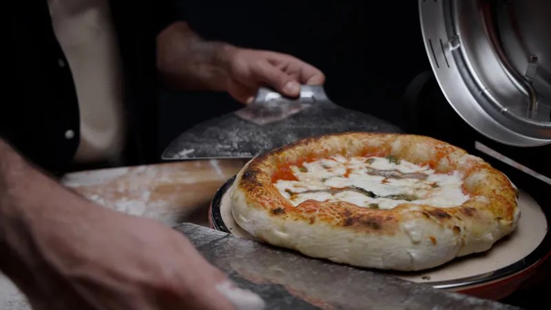 Cuptor electric pentru pizza Ariete „Pizzeria Gourmet” 0934/00, 1500 W, 32 cm, Pana la 400°C, 5 trepte, Rosu