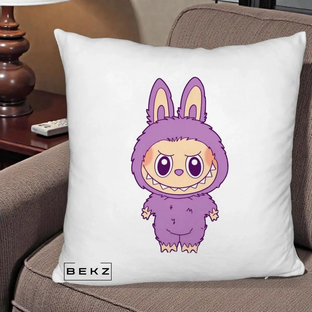 Perna Personalizata Labubu Violet Solo, 40x40 cm, Alb Pufos, Husa Detasabila, Perna Inclusa, BEKZ®