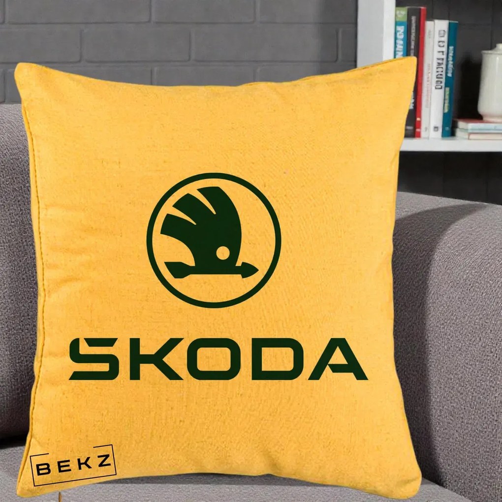 Perna Personalizata cu emblema Skoda, 40x40 cm, Galben, Husa Detasabila, Perna Inclusa, BEKZ®