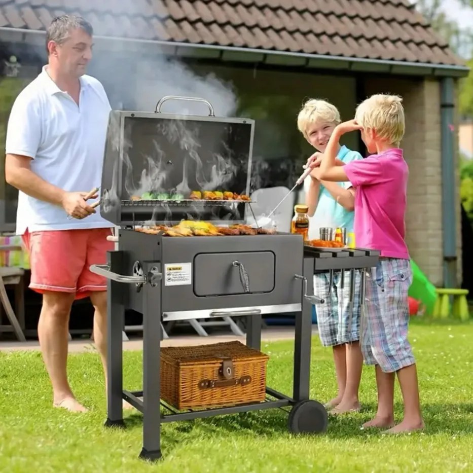 Grătar masiv de grădină de familie