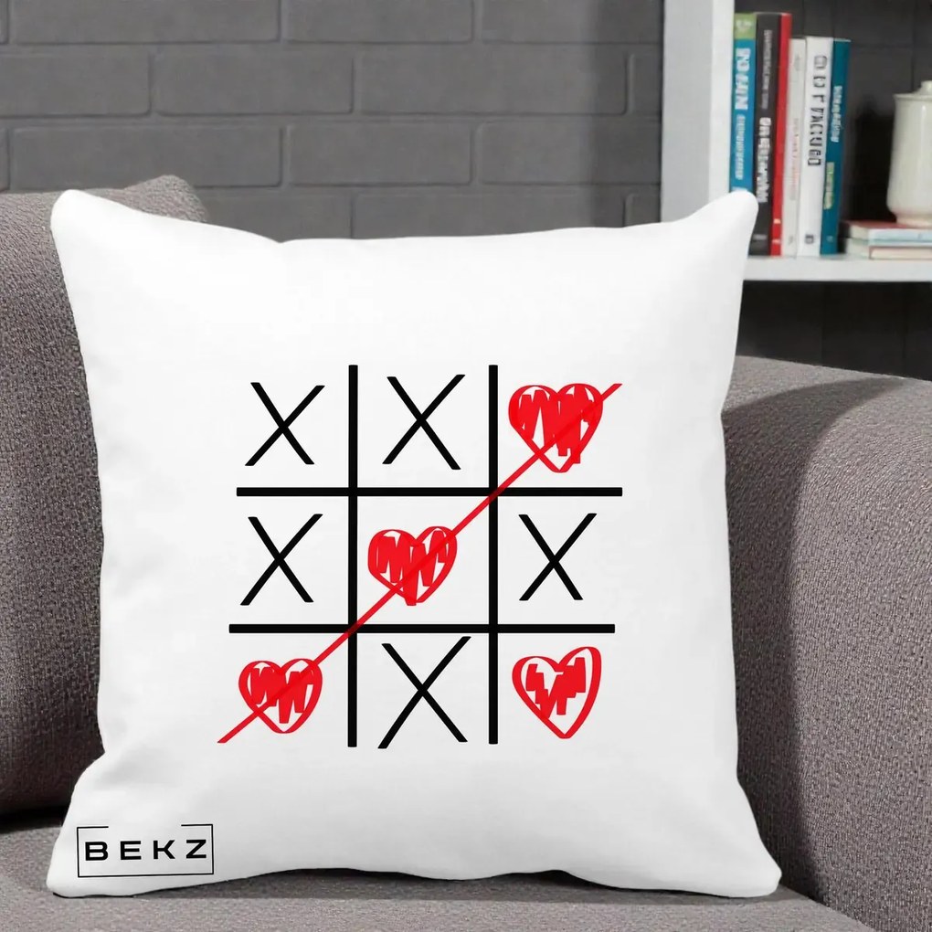 Cadou Romantic - Perna Personalizata Love Joc X si Inima cu Castigator Iubire, 40x40 cm, Alba Mata, Husa Detasabila, Perna Inclusa, BEKZ®
