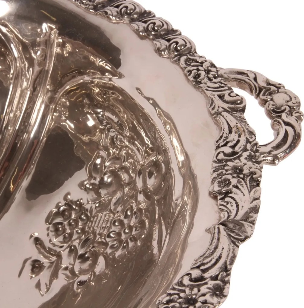 Bol de servire oval din alamă lucrată manual, argintiu, pe picior, cu două mânere și struguri în relief, fructieră și centru de masă, 19,5 x 41 x 33