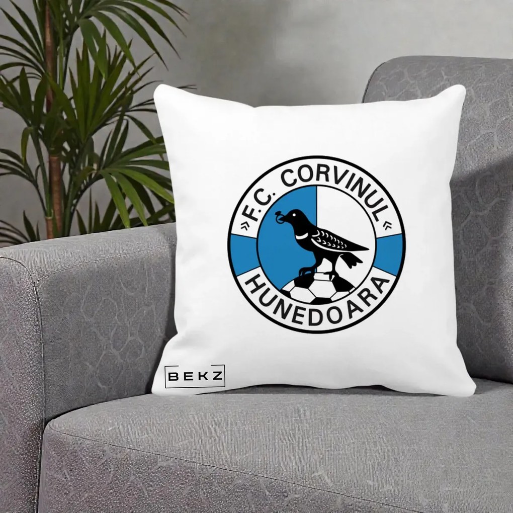 Perna Personalizata FC Corvinul Hunedoara Fotbal, 40x40 cm, Alba Mata, Husa Detasabila, Perna Inclusa, BEKZ®