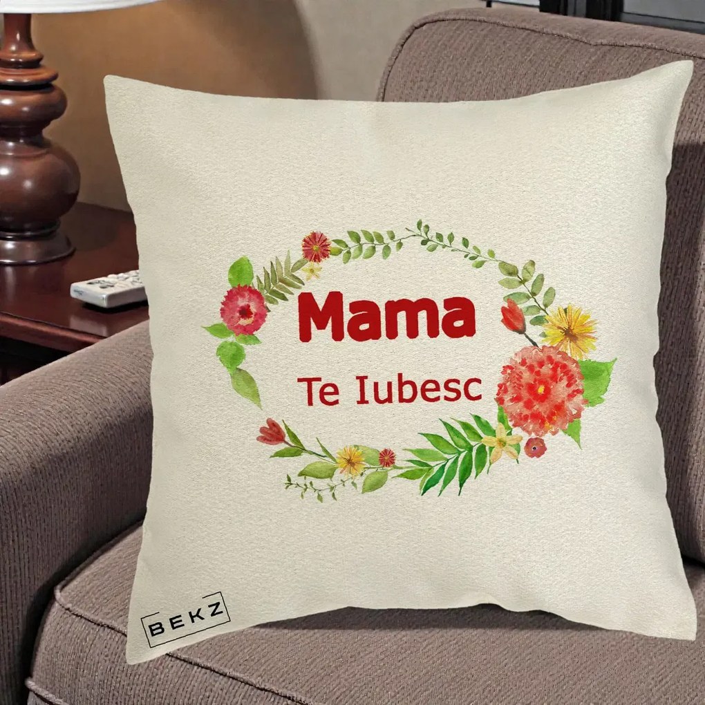 Cadou pentru Mama - Perna Personalizata Mama Te Iubesc Flori Rosii, 40x40 cm, Ecru, Husa Detasabila, Perna Inclusa, BEKZ®