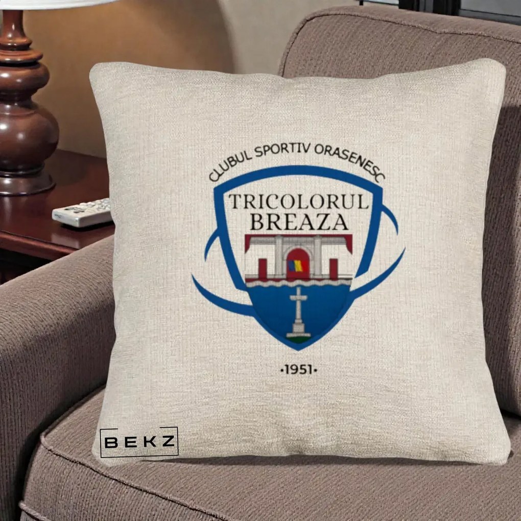 Perna Personalizata CSO Tricolorul Breaza 1951, 40x40 cm, Bej Canapea, Husa Detasabila, Perna Inclusa, BEKZ®