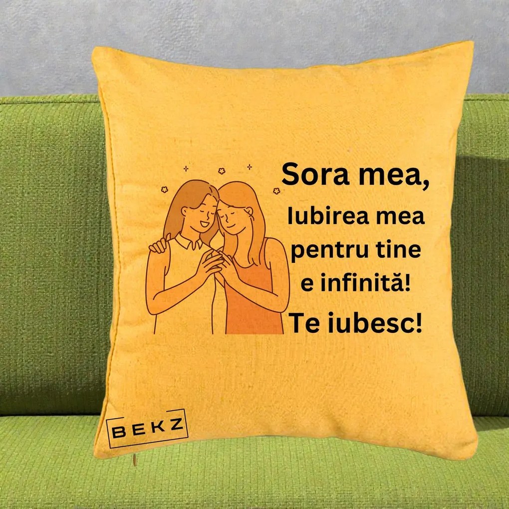 Cadou pentru Sora - Perna Personalizata Sora Mea Te Iubesc Imbratisare cu Sclipiri, 40x40 cm, Galben, Husa Detasabila, Perna Inclusa, BEKZ®