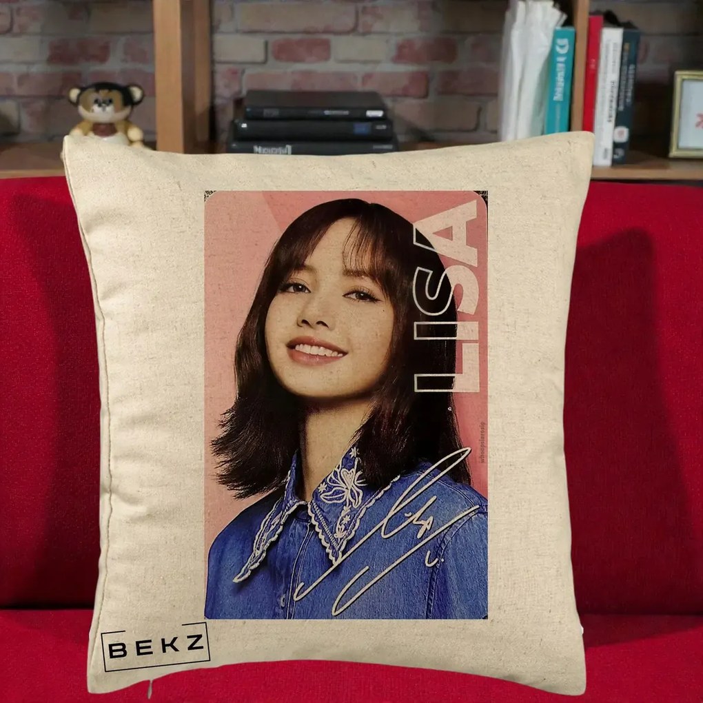 Perna Personalizata K-pop BLACKPINK Lisa cu Semnatura, 40x40 cm, Bej, Husa Detasabila, Perna Inclusa, BEKZ®