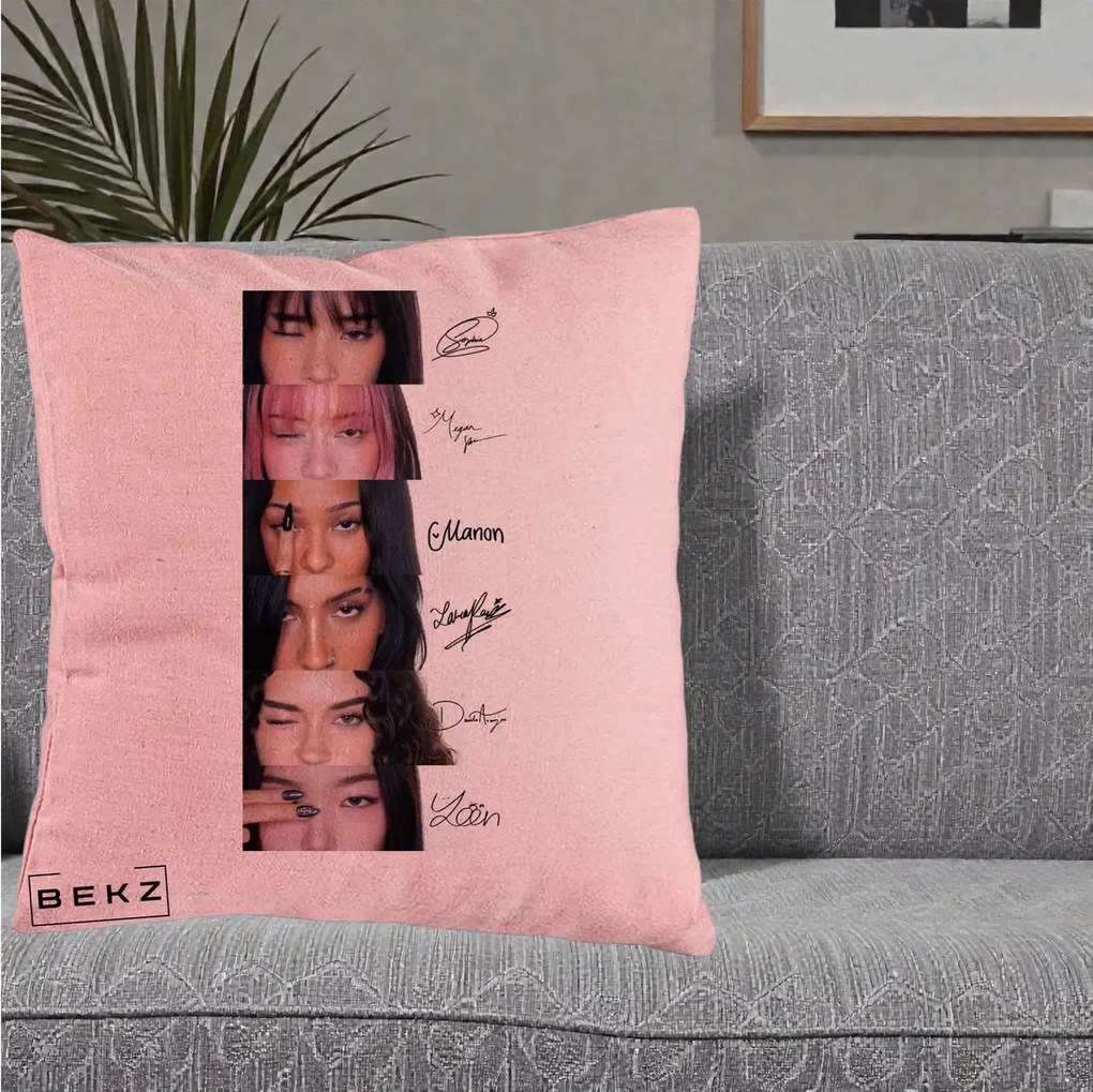 Perna Personalizata K-pop KATSEYE Semnaturi fara Foto, 40x40 cm, Roz, Husa Detasabila, Perna Inclusa, BEKZ®