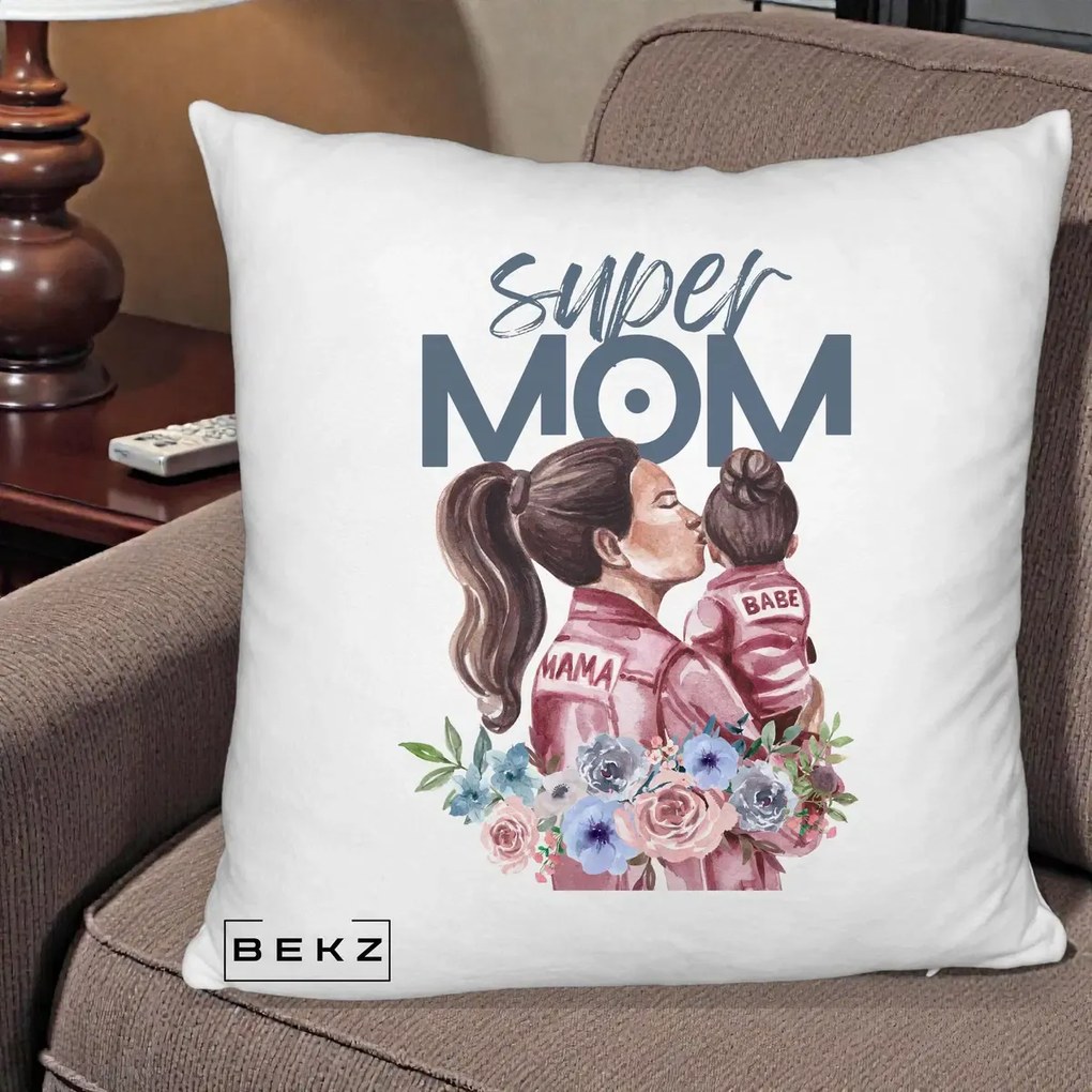 Cadou pentru Mama - Perna Personalizata Super Mom Mama cu Bebelusul, 40x40 cm, Alb Pufos, Husa Detasabila, Perna Inclusa, BEKZ®