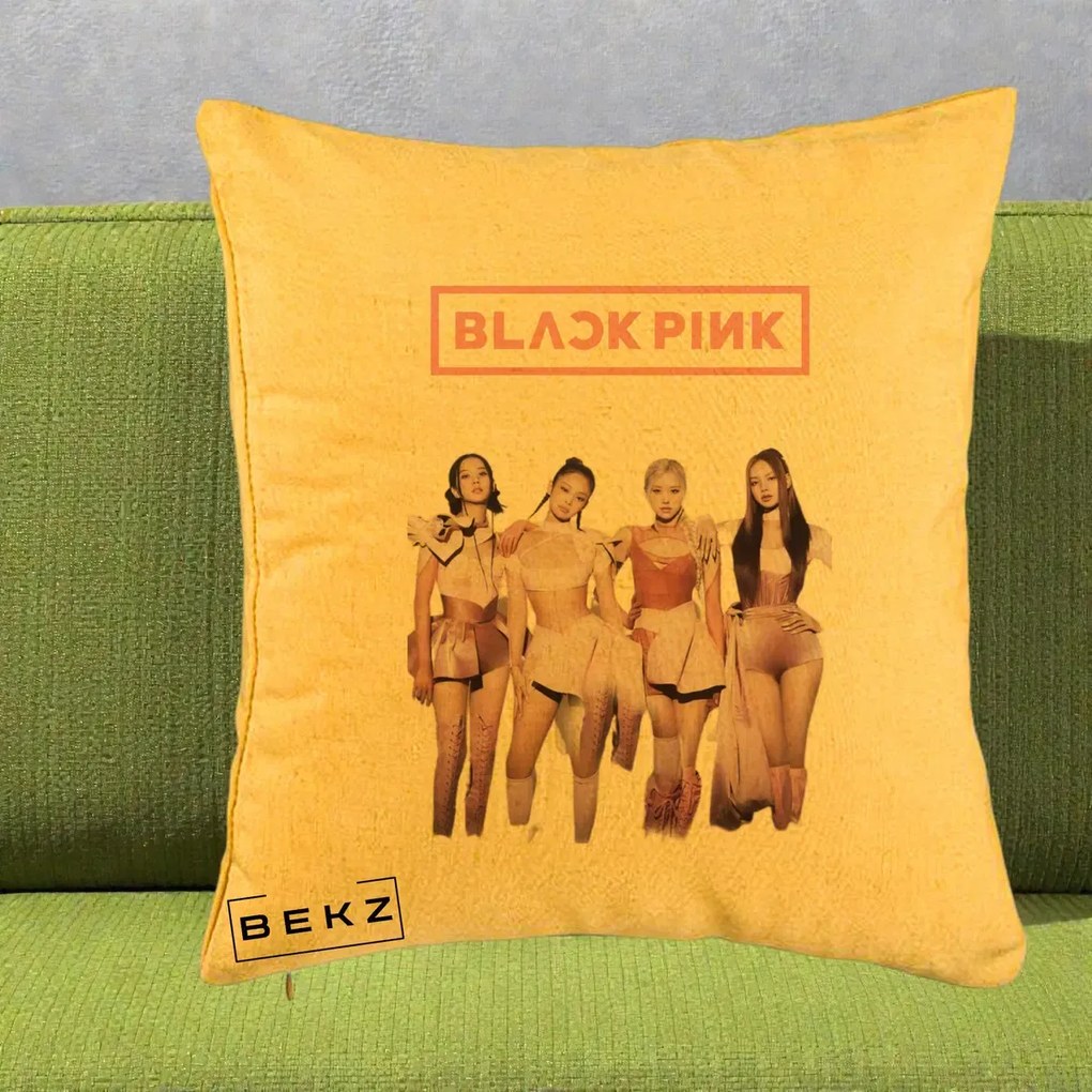 Perna Personalizata K-pop BLACKPINK Fotografie Grup Tinute Roz, 40x40 cm, Galben, Husa Detasabila, Perna Inclusa, BEKZ®