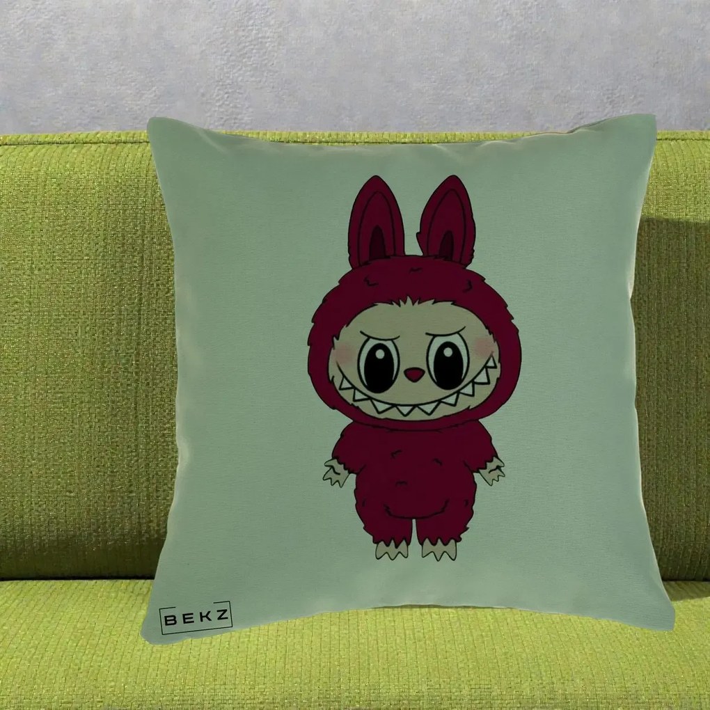 Perna Personalizata Labubu Rosu-Visiniu Solo, 40x40 cm, Verde, Husa Detasabila, Perna Inclusa, BEKZ®