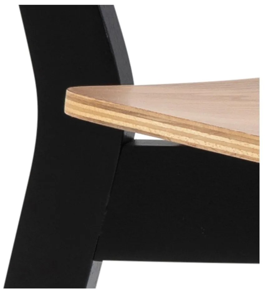 Scaun de dining cu elemente în decor de stejar Actona Roxby, negru