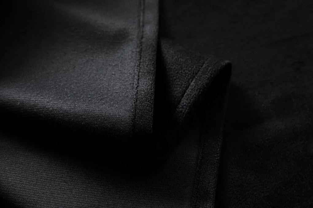 Draperie opaca neagra VELVET 140x250 cm Agatat: Inele metalice