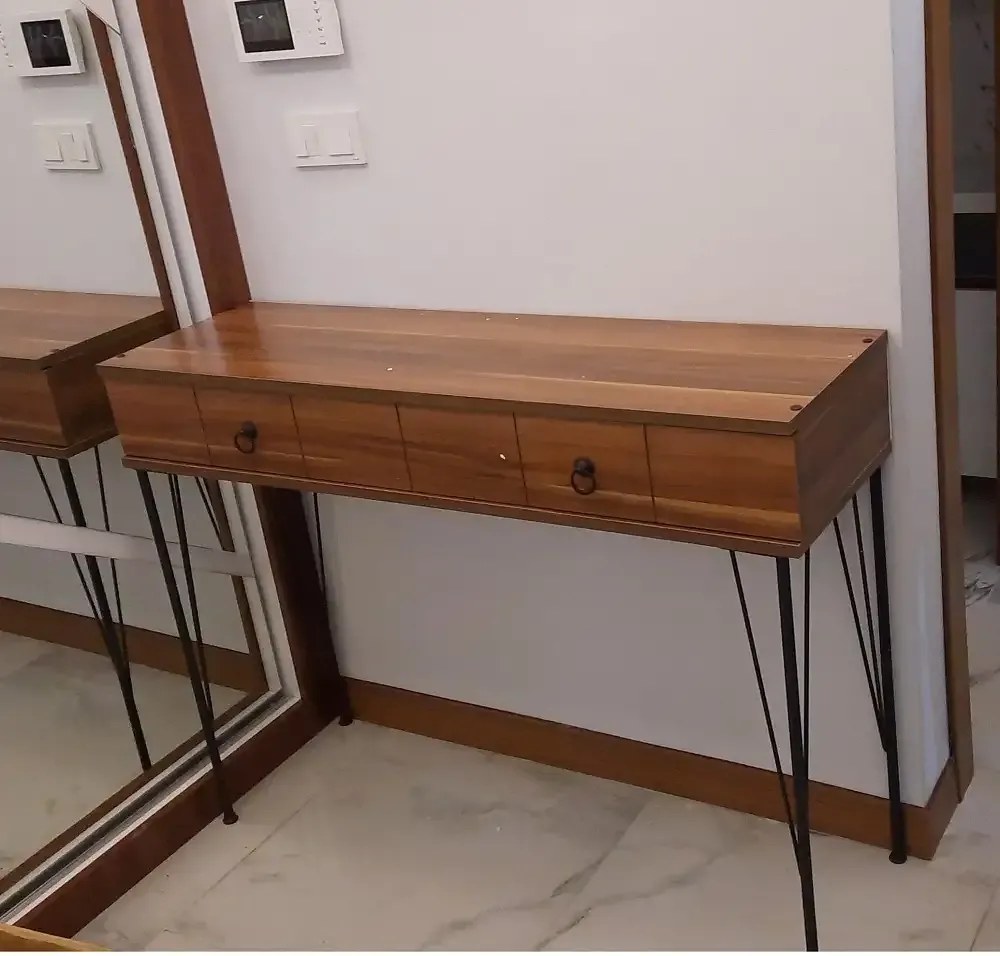 Consola hol Aida cu sertar culoare nuc si negru