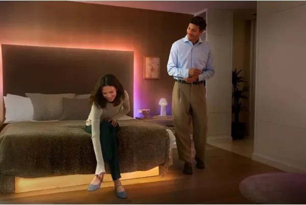 Philips - Hue FLUX bandă LED RGBW dimabilă 10 m, LED/20W/230V, 2200-6500K