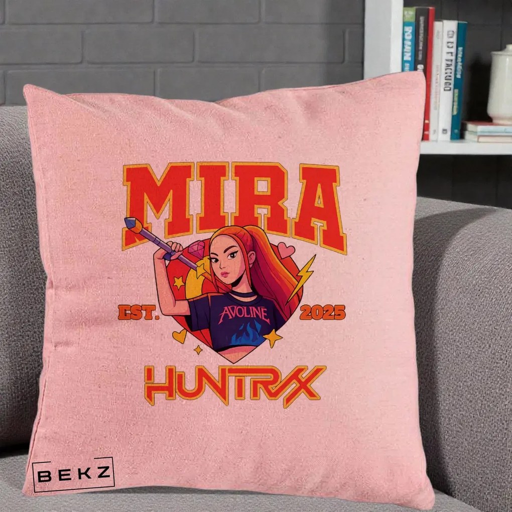 Perna Personalizata K-pop HUNTRX Mira Personaj Avoline, 40x40 cm, Roz, Husa Detasabila, Perna Inclusa, BEKZ®
