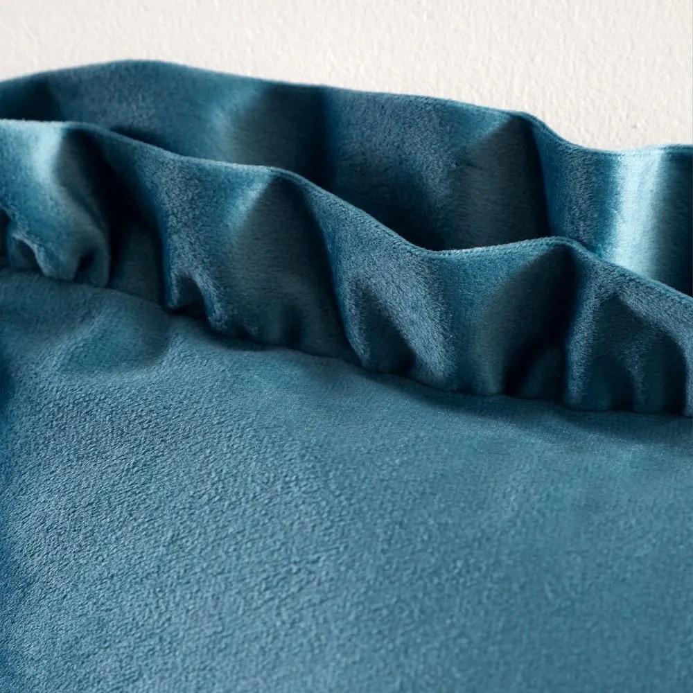 Pernă decorativă din catifea 43x43 cm Velvet Double Frill – Catherine Lansfield
