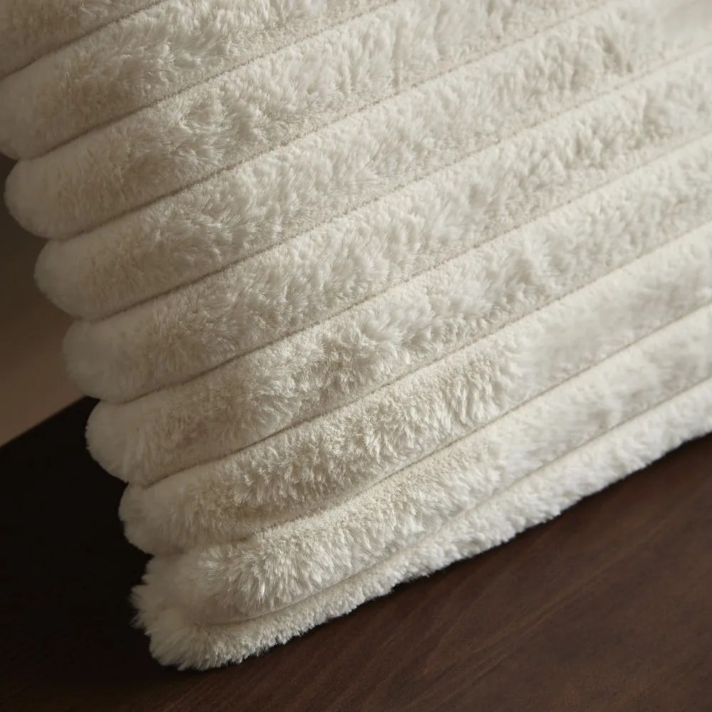 Pernă decorativă din micropluș/cocolino 45x45 cm Cosy Ribbed – Catherine Lansfield