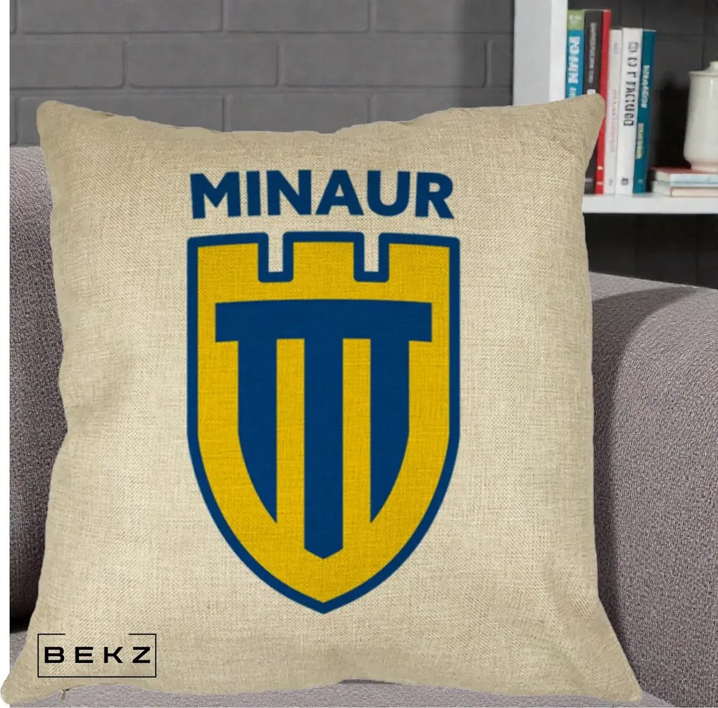 Perna Personalizata Minaur Baia Mare Fotbal, 40x40 cm, Crem, Husa Detasabila, Perna Inclusa, BEKZ®
