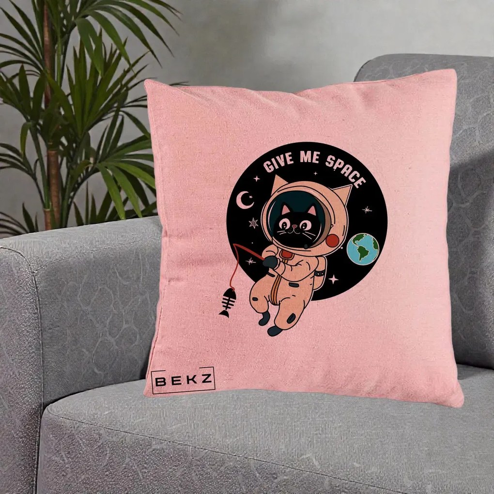 Perna Decorativa Give Me Space Pisica Astronaut, 40x40 cm, Roz, Husa Detasabila, Perna Inclusa, BEKZ®