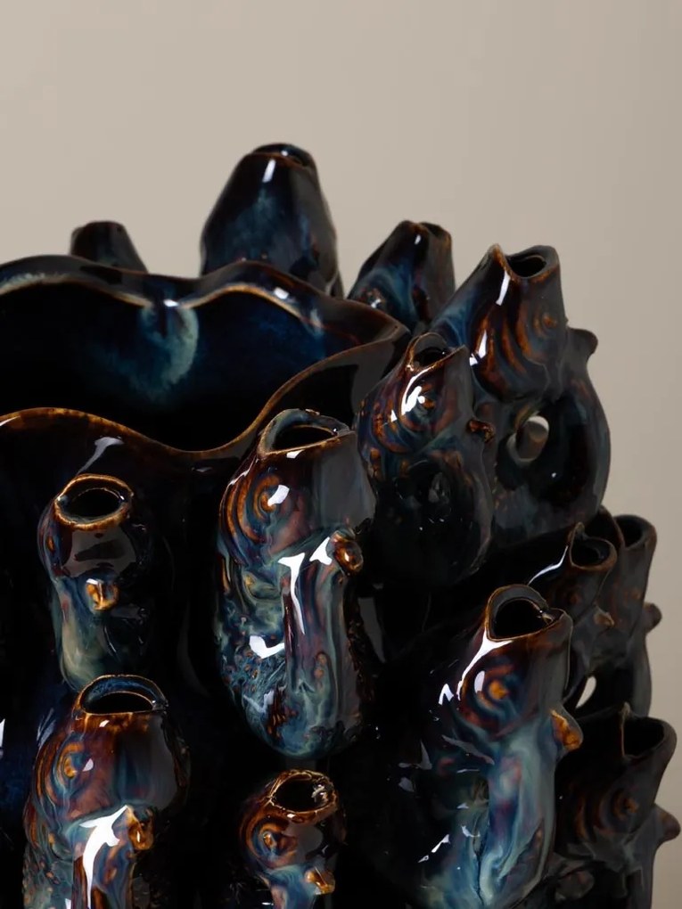 Vas decorativ din ceramica cu motive marine in relief „Abyss”