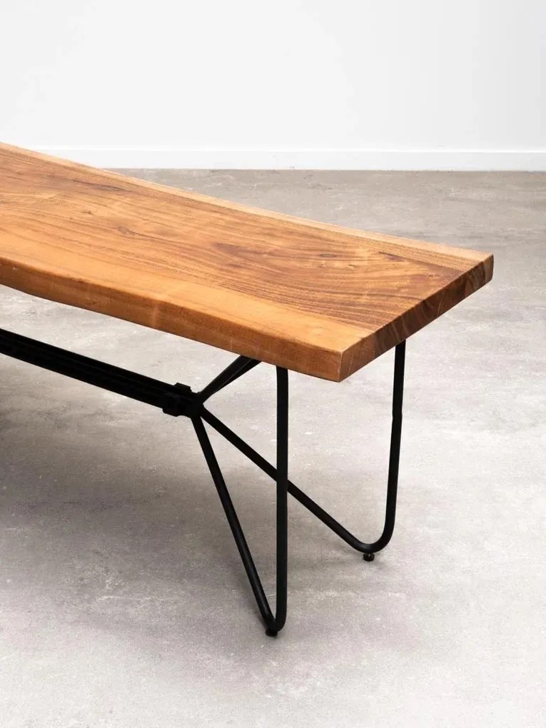 Masă dining cu bancă din lemn masiv de acacia, maro, 8 locuri, cu margini naturale și bază din metal negru, 77,5 x 180 x 96,5 cm, „Frequency”