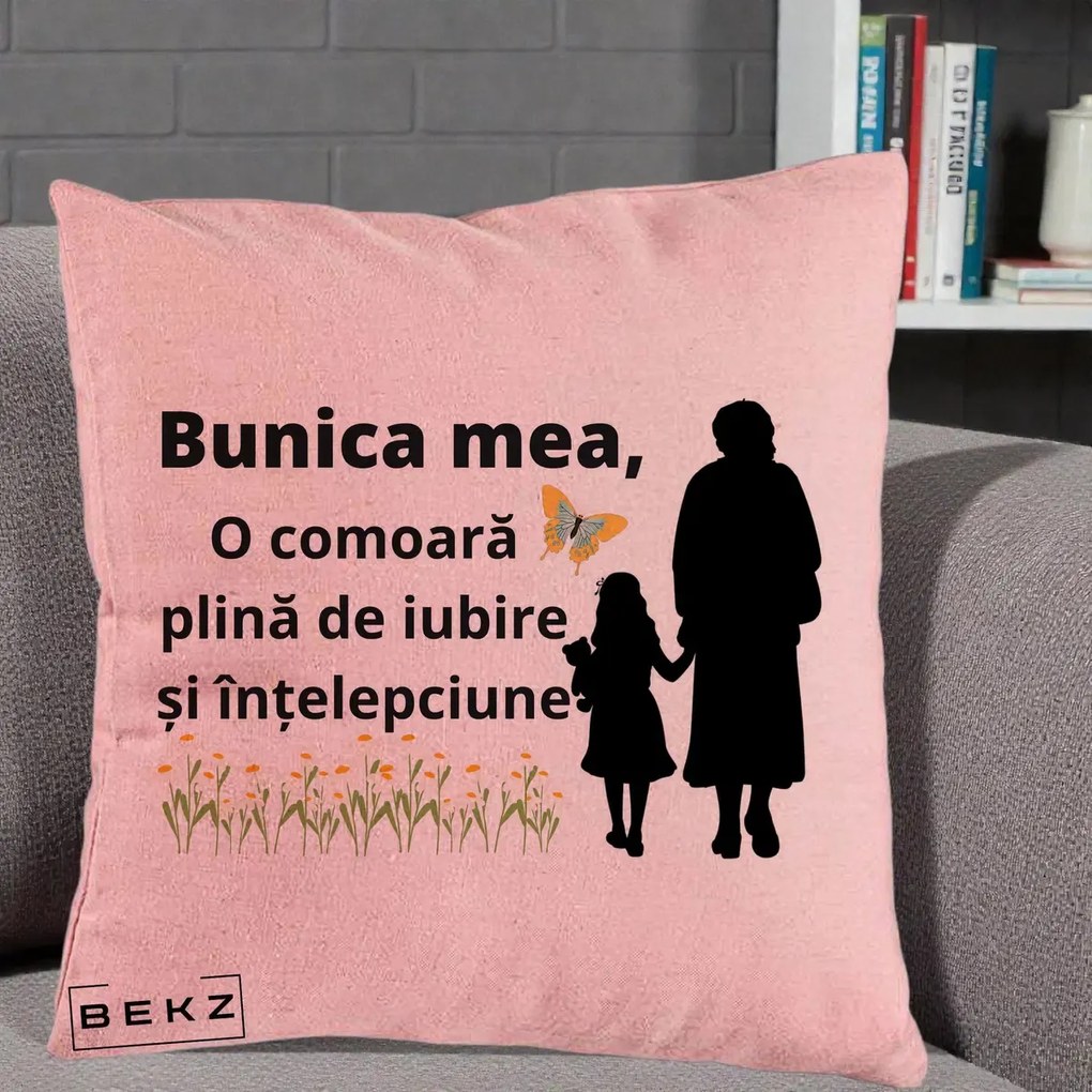 Cadou pentru Bunica - Perna Personalizata Bunica Mea Comoara Iubire Intelepciune Varianta Extinsa, 40x40 cm, Roz, Husa Detasabila, Perna Inclusa, BEKZ®
