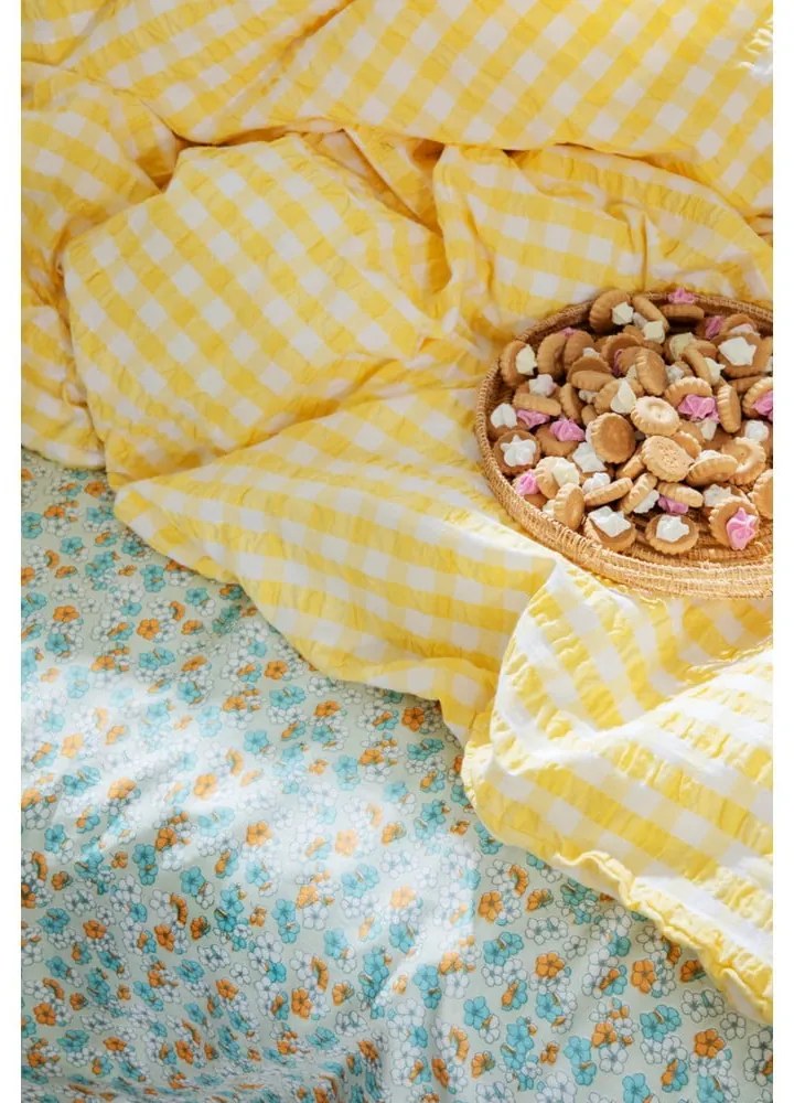 Lenjerie de pat galbenă/albă din țesătură crep pentru pat de o persoană/extinsă 140x220 cm Bæk&amp;Bølge – JUNA