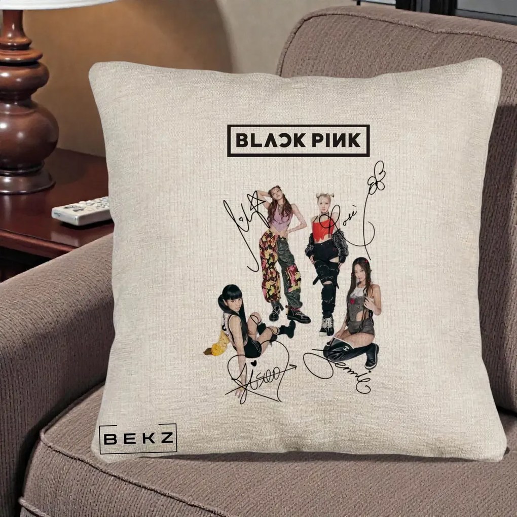 Perna Personalizata K-pop BLACKPINK Fotografie Grup Autografe Toate Membre, 40x40 cm, Bej Canapea, Husa Detasabila, Perna Inclusa, BEKZ®