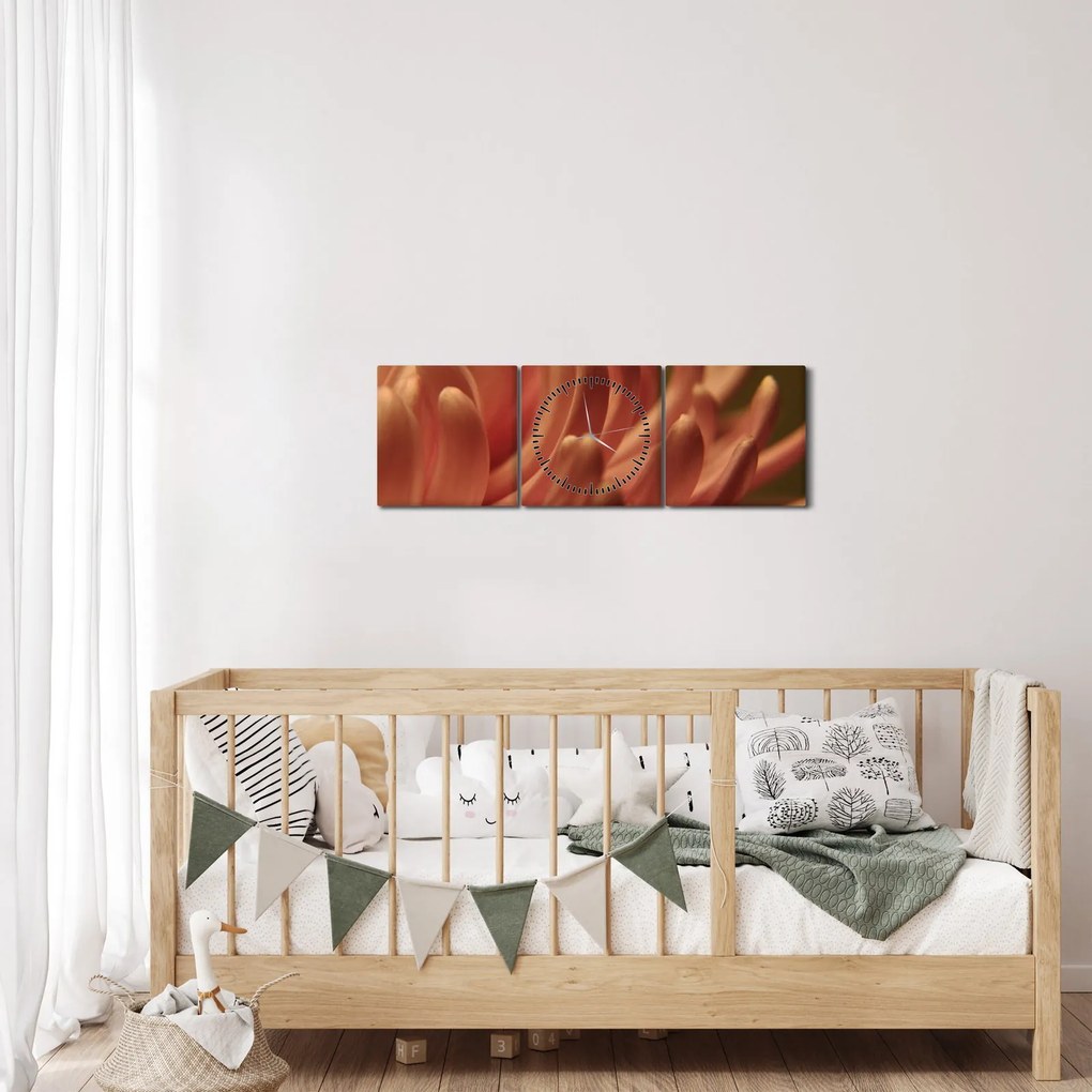 Tablou cu detailu florii (cu ceas) (90x30 cm)