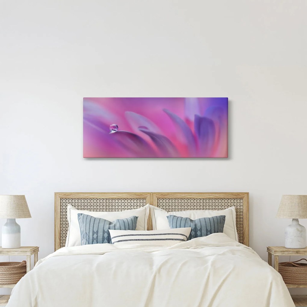 Tablou - Picătură pe floare (120x50 cm)