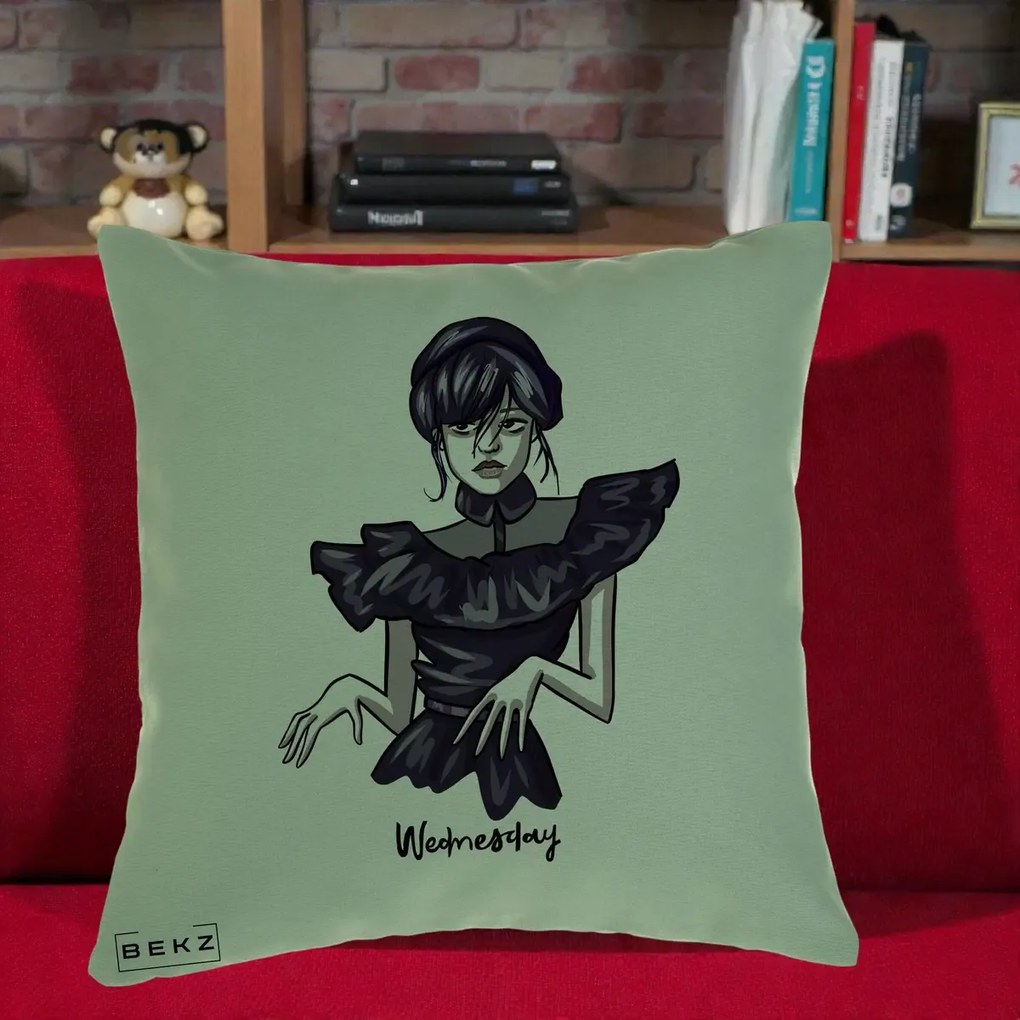 Perna Personalizata Wednesday Addams Dans Gotic, 40x40 cm, Verde, Husa Detasabila, Perna Inclusa, BEKZ®
