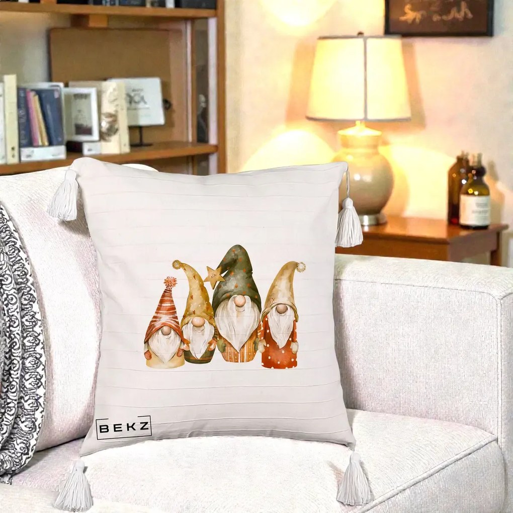 Perna Decorativa Gnomi de Craciun Patru, 40x40 cm, Bej cu Franjuri, Husa Detasabila, Perna Inclusa, BEKZ®
