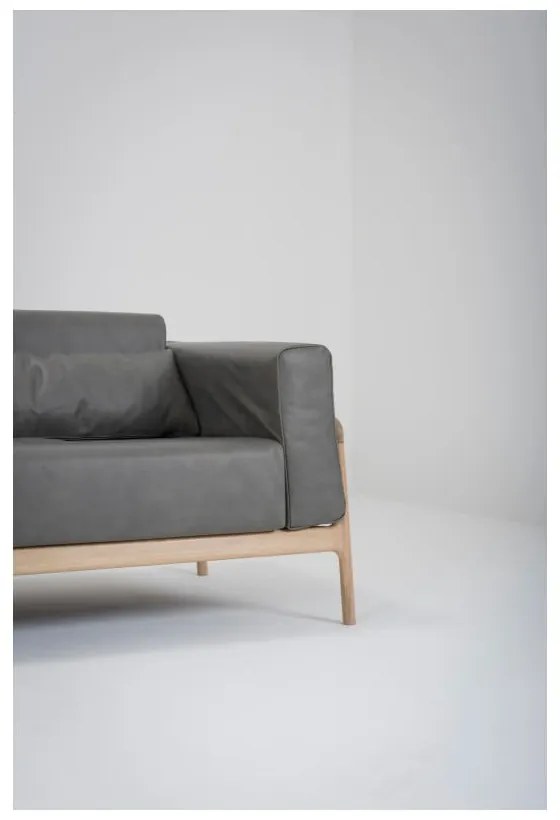 Canapea din piele bovină cu structură din lemn masiv de stejar Gazzda Fawn, 210 cm, gri închis