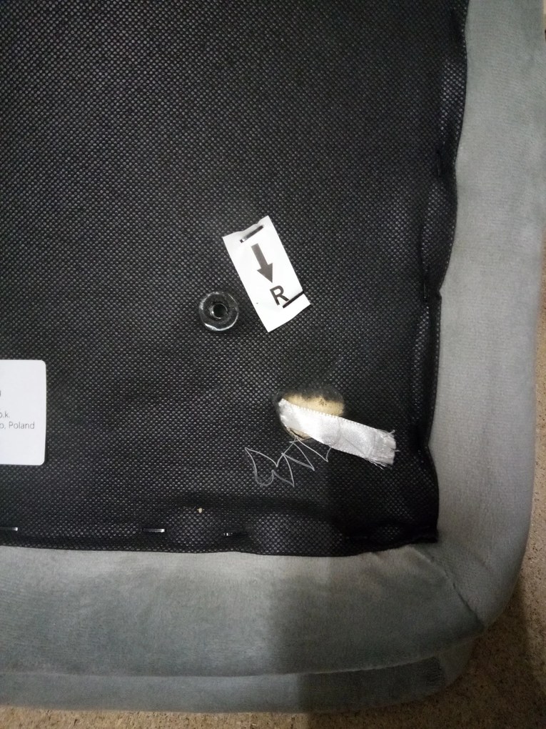 OFERTA Scaun de masă din catifea gri LIBRA cu picioare negre II. calitate.