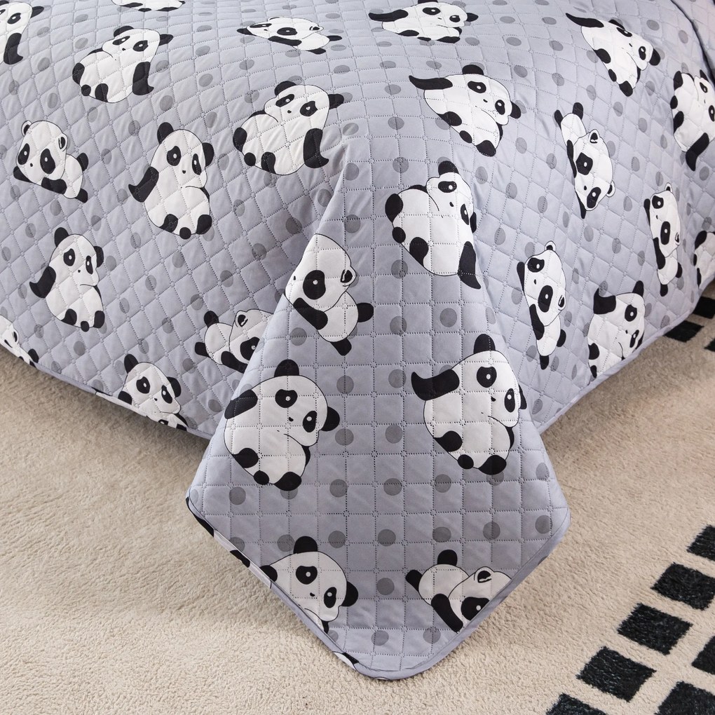 Cuvertura de pat cu model PANDA gri Dimensiuni: 170 x 210 cm