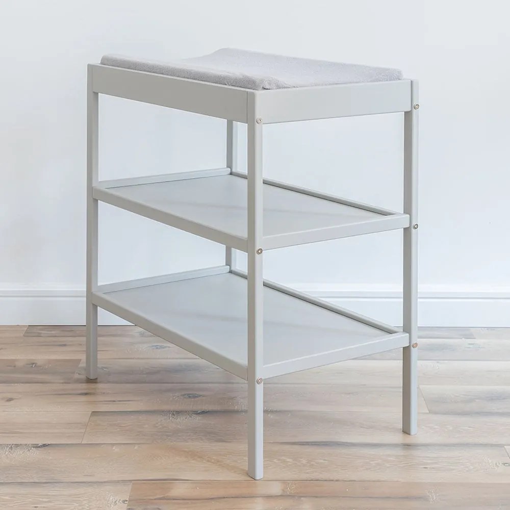 Masa infasat pentru bebelusi, lemn masiv, Gri 76 x 44 x 86 cm, Cu 2 Rafturi De Depozitare Inalte,inclus Saltea din spuma, husa detasabila bumbac, Woodies, 40 x 70 cm