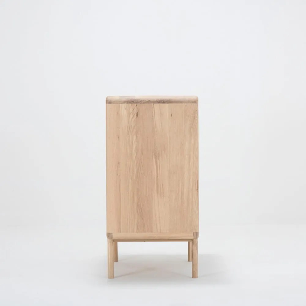 Comodă din lemn masiv de stejar cu 3 sertare Gazzda Fawn