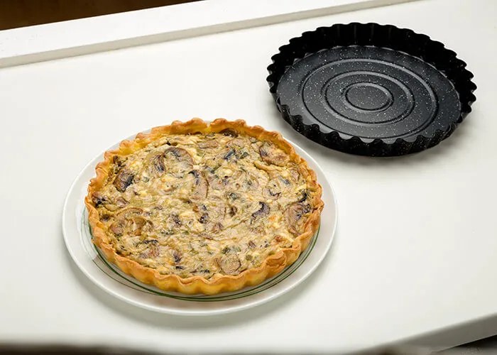 Forma tarta 28 cm cu margini ondulate si invelis stone antiaderent Nature NAVA NV 103 159