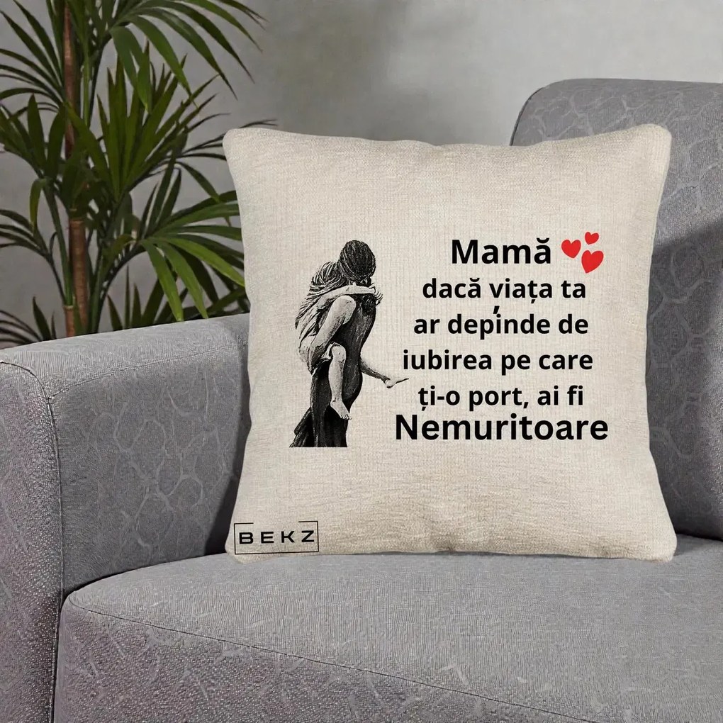 Cadou pentru Mama - Perna Personalizata Mama Nemuritoare Gravura Vintage, 40x40 cm, Bej Canapea, Husa Detasabila, Perna Inclusa, BEKZ®