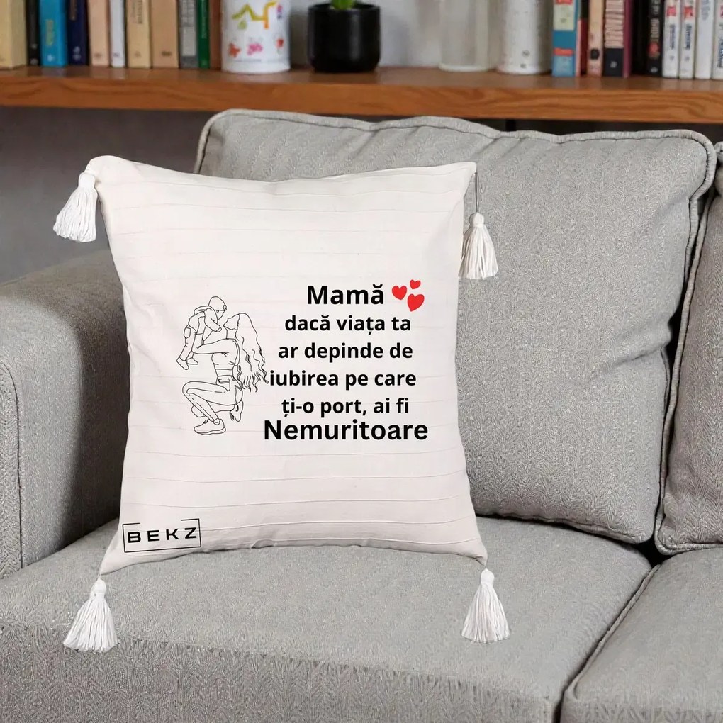 Cadou pentru Mama - Perna Personalizata Mama Nemuritoare Portret Graphic, 40x40 cm, Bej cu Franjuri, Husa Detasabila, Perna Inclusa, BEKZ®
