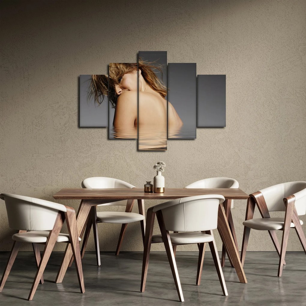 Tablou - Imaginea unei femei care face baie (150x105 cm)